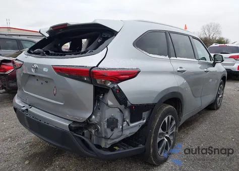 2022 Toyota Highlander Xle из США, поврежденный, VIN 5TDGZRBH3NS561485